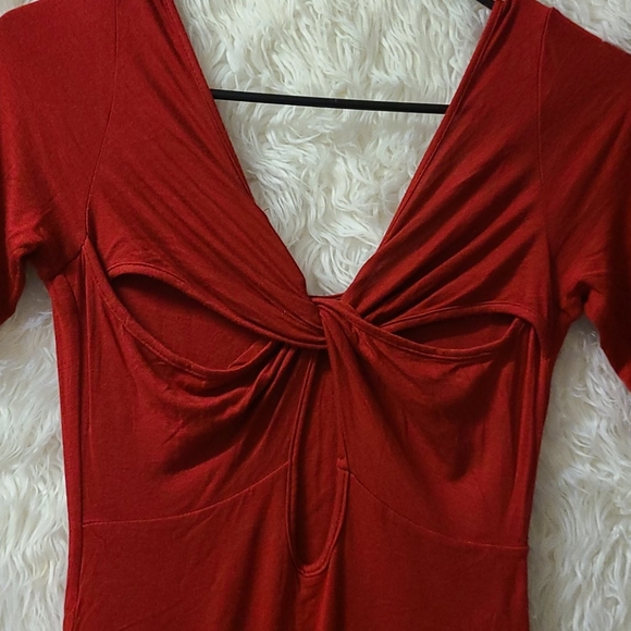 Clothes - Picture 3 of 3